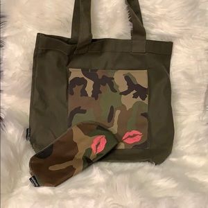Bloomingdales Tote and makeup bag